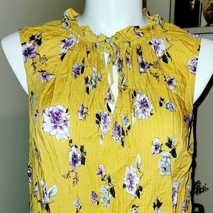 NWT Torrid sleeveless floral shirt